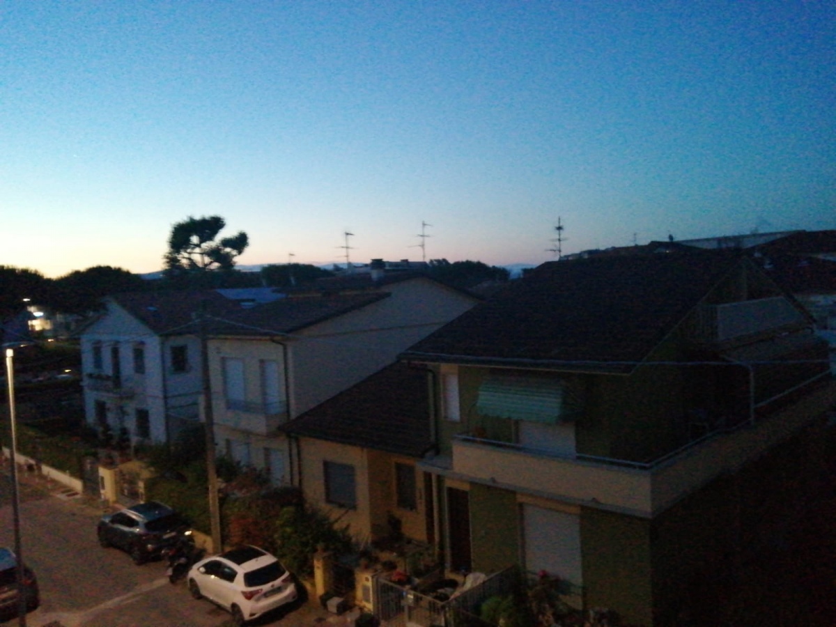 Alba da finestra via Pisacane 162 a Viareggio, alba di nuovi giorni