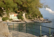 Gita fuori porta a Zoagli la passeggiata e un caffè sulla piazza in riva al mare