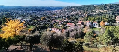 Borgo medioevale in armonia con un'elegante atmosfera che profuma di limoni