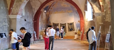 Due offerte culturali d'Arte Contemporanea in Rosignano Monferrato e aperti gli Infernot