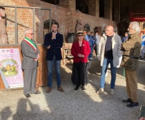 Inaugurazione con il sindaco Gian Piero Borsi e il critico d'arte Giuseppe Castelli