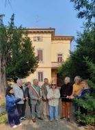 Cesare Chiesa, Maria Grazia Dapuzzo con gli artisti che hanno donato un'opera
