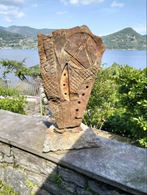Opere scultorie della mostra "Il battito cardiaco della Terra e il suo respiro"